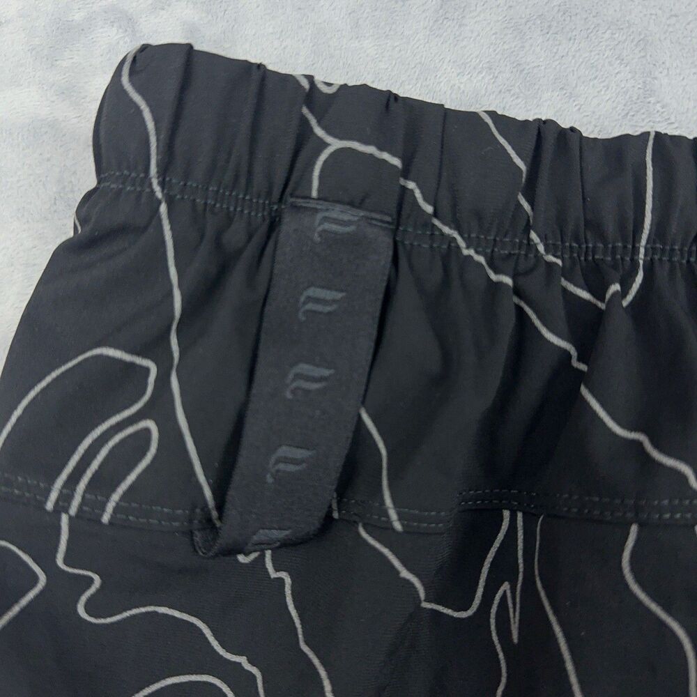 Fabletic The One Shorts Mens Sz S M Black Vision Wave Topo Reflective Print Gym - Picture 6 of 9